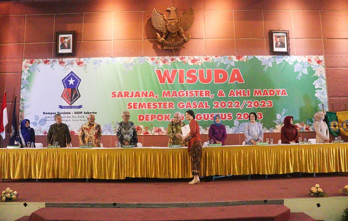 Akhirnya! IISIP Jakarta Menggelar Wisuda Sarjana dan Magister Untuk Semester Gasal 2022/2023